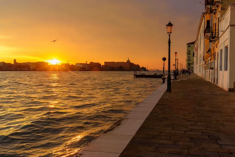 L’Isola di Santo Spirito a Venezia è abbandonata? Come arrivare e cosa fare