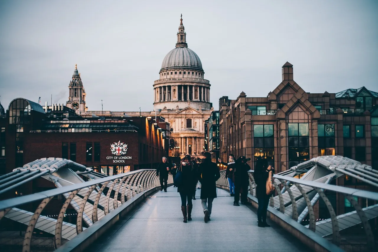 Gli edifici simbolici di Londra ai raggi X. Ecco cosa si nasconde all’interno