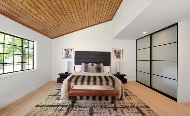 jlo encino 7 1