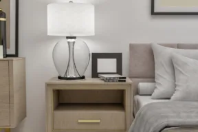 lampada su comodino