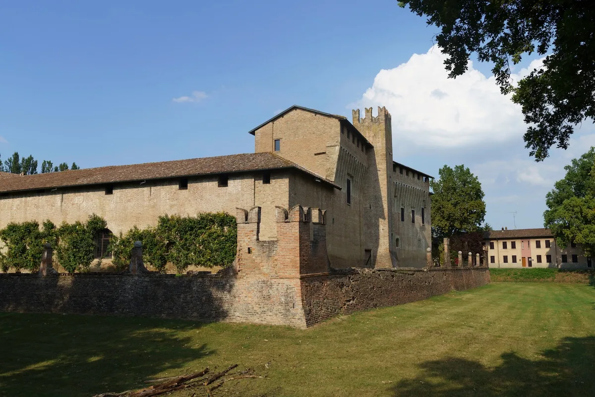 Quanto costa comprare casa a Maccastorna e negli altri Comuni più ricchi d’Italia?