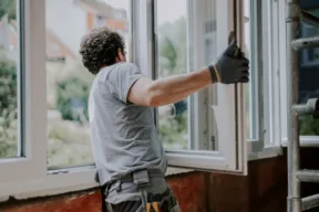 operaio al lavoro