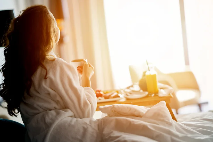 Come scegliere una stanza d’albergo silenziosa (valutando l’edificio)
