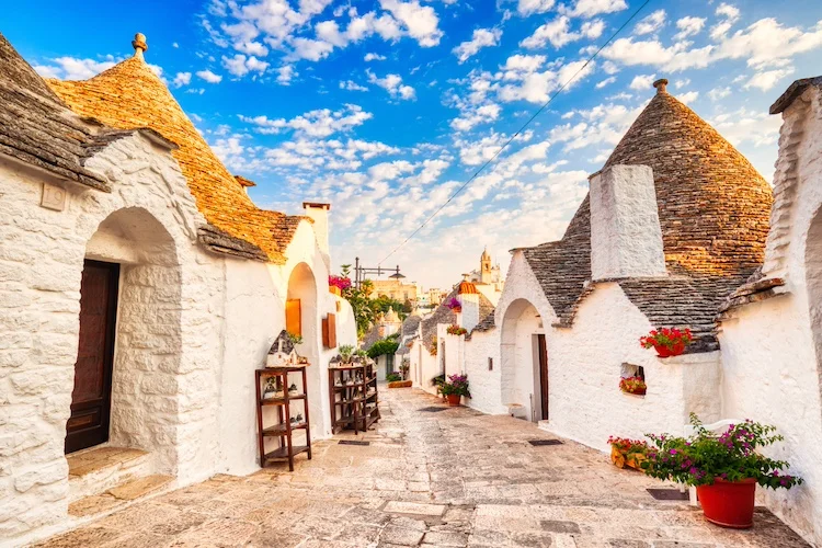 Trulli di Alberobello: storia, come ristrutturarli e quanto costano oggi