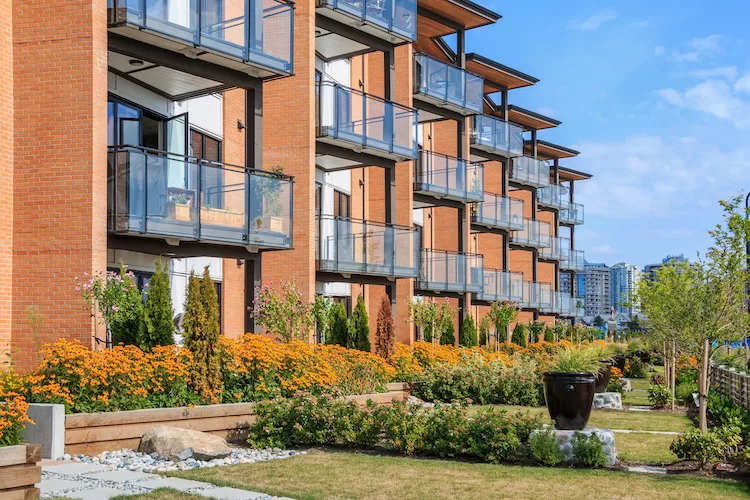 Destinazione d’uso degli immobili privati in condominio: quali sono i vincoli
