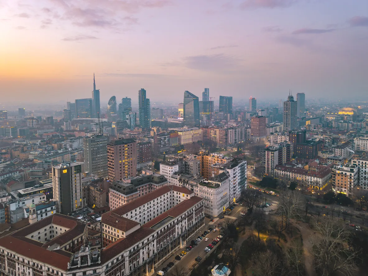 Milano, il “grattacielo orizzontale” che recupera l’area ex Breda