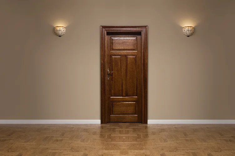 Come pulire una porta di legno?