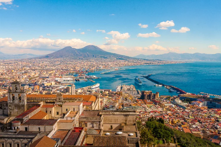 Visitare Napoli: cosa vedere nel quartiere Arenella e quanto costa viverci?