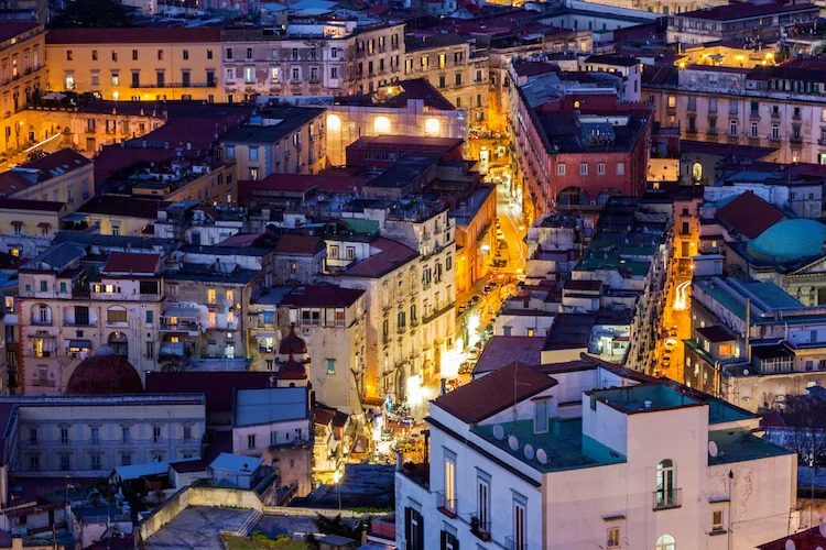 Cosa vedere nel quartiere Vicaria a Napoli? Ecco quanto costano le case
