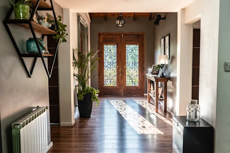 Come creare un ingresso di casa scenografico