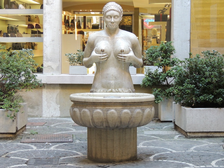 Treviso: cosa vedere in pochi giorni e quanto costa viverci Fontana delle Tette