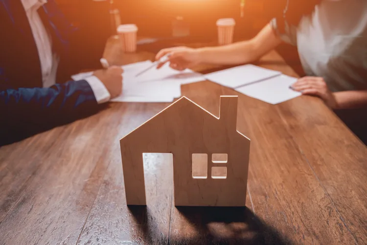 Legge 104, il cambio residenza è sempre necessario?