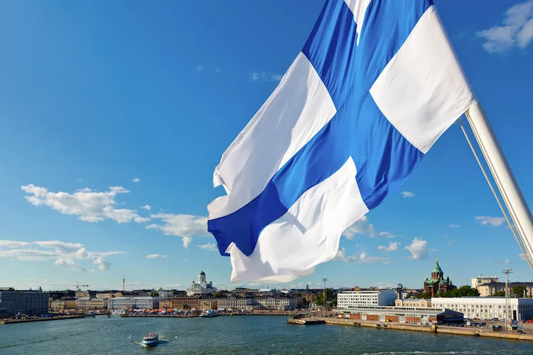 Giovane coppia compra un’isola disabitata in Finlandia per 28mila euro