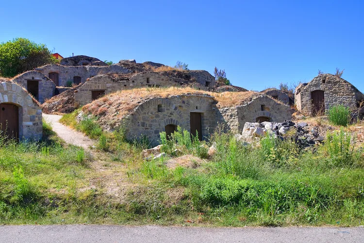 Parco dei Palmenti di Pietragalla, il villaggio di cantine che sembra uscito da una fiaba