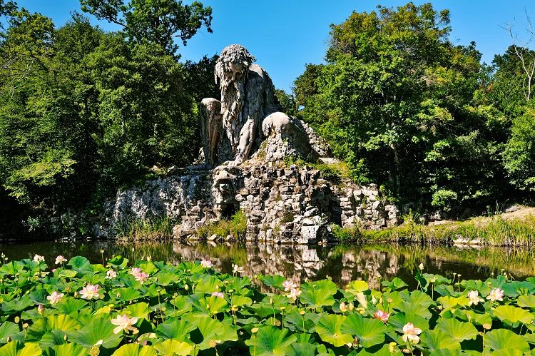 Il Colosso dell’Appennino e le meraviglie delle ville medicee: qual è la storia?