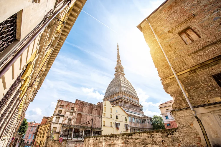 La storia della Mole Antonelliana, simbolo di Torino