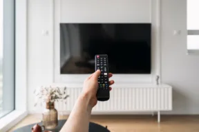 telecomando e televisione