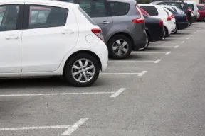 auto parcheggiate
