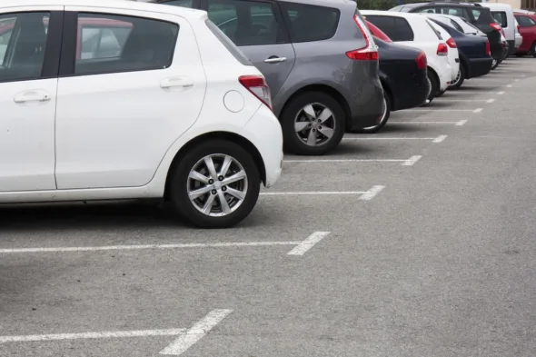 auto parcheggiate
