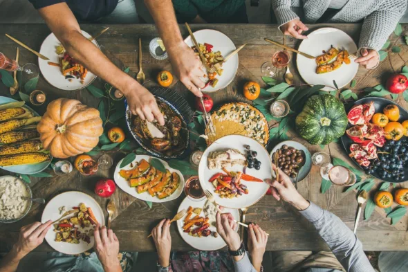 Come decorare una tavola autunnale: da come apparecchiare a come realizzare un centrotavola