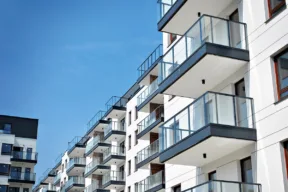 condominio con balconi