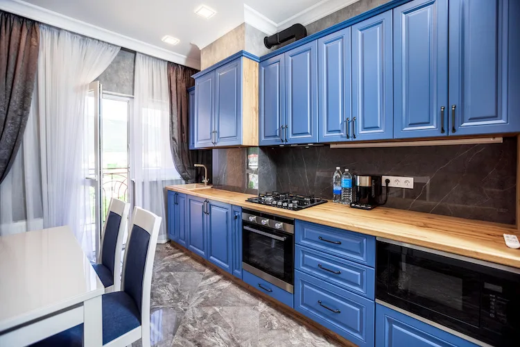 Cucina blu, ecco come arredarla e abbinarla