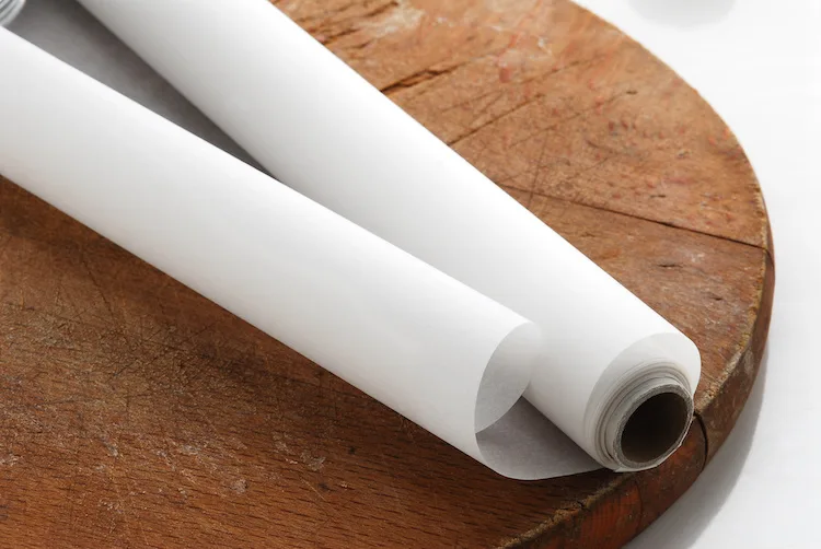 Dove si butta la carta da forno pulita o sporca?