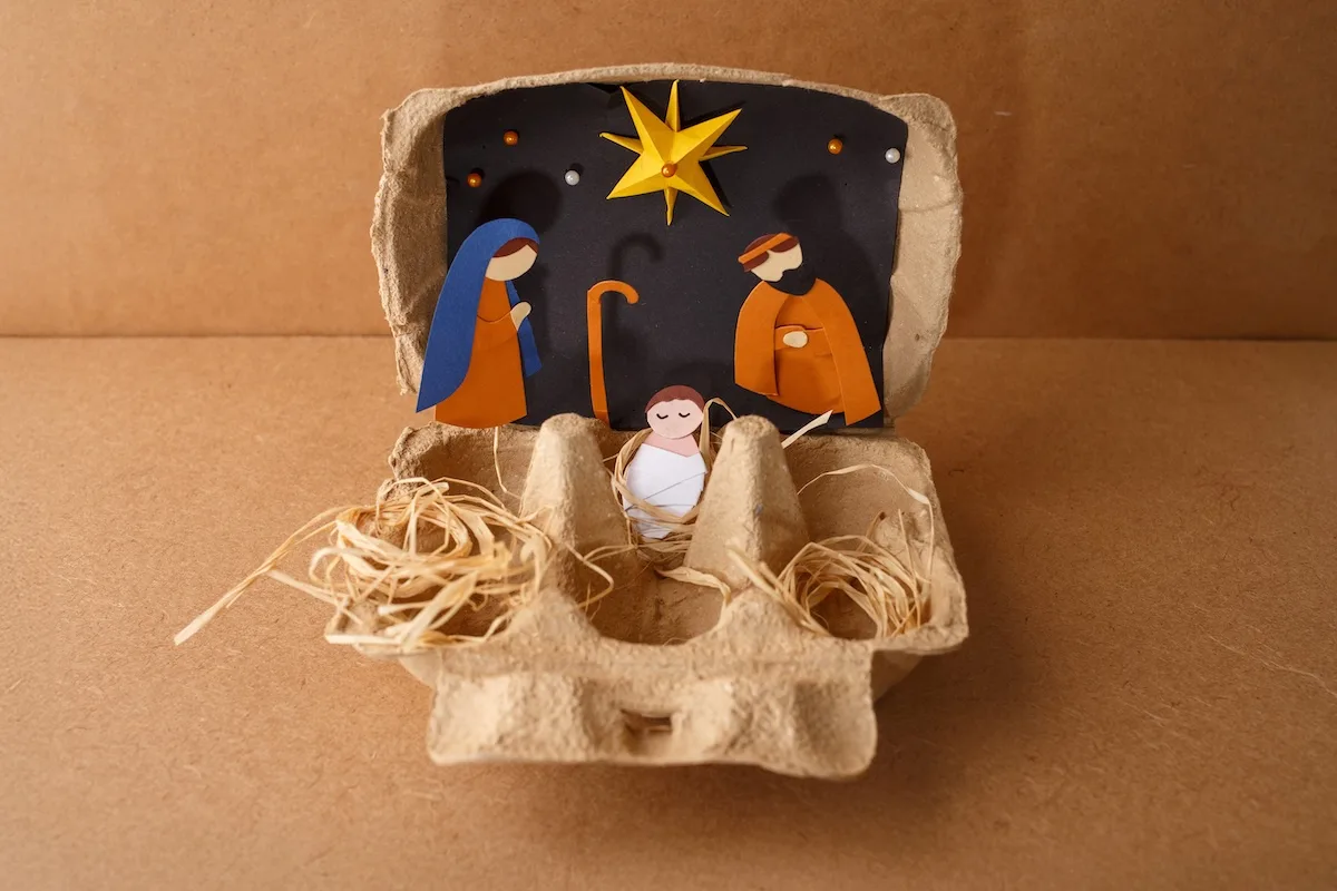Presepe con il cartone delle uova