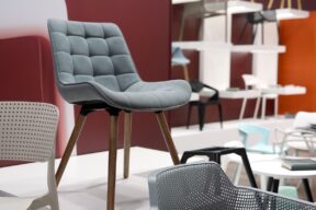 sedia di design in primo piano