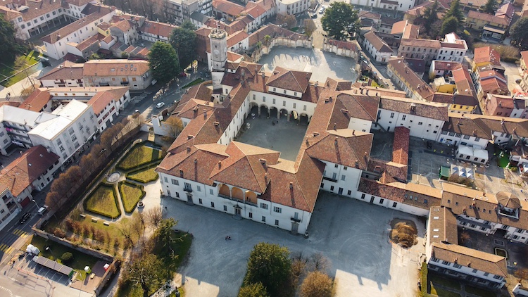 Palazzo Arese Borromeo