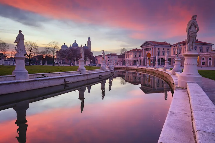 Perché Padova è la “città dei tre senza”?