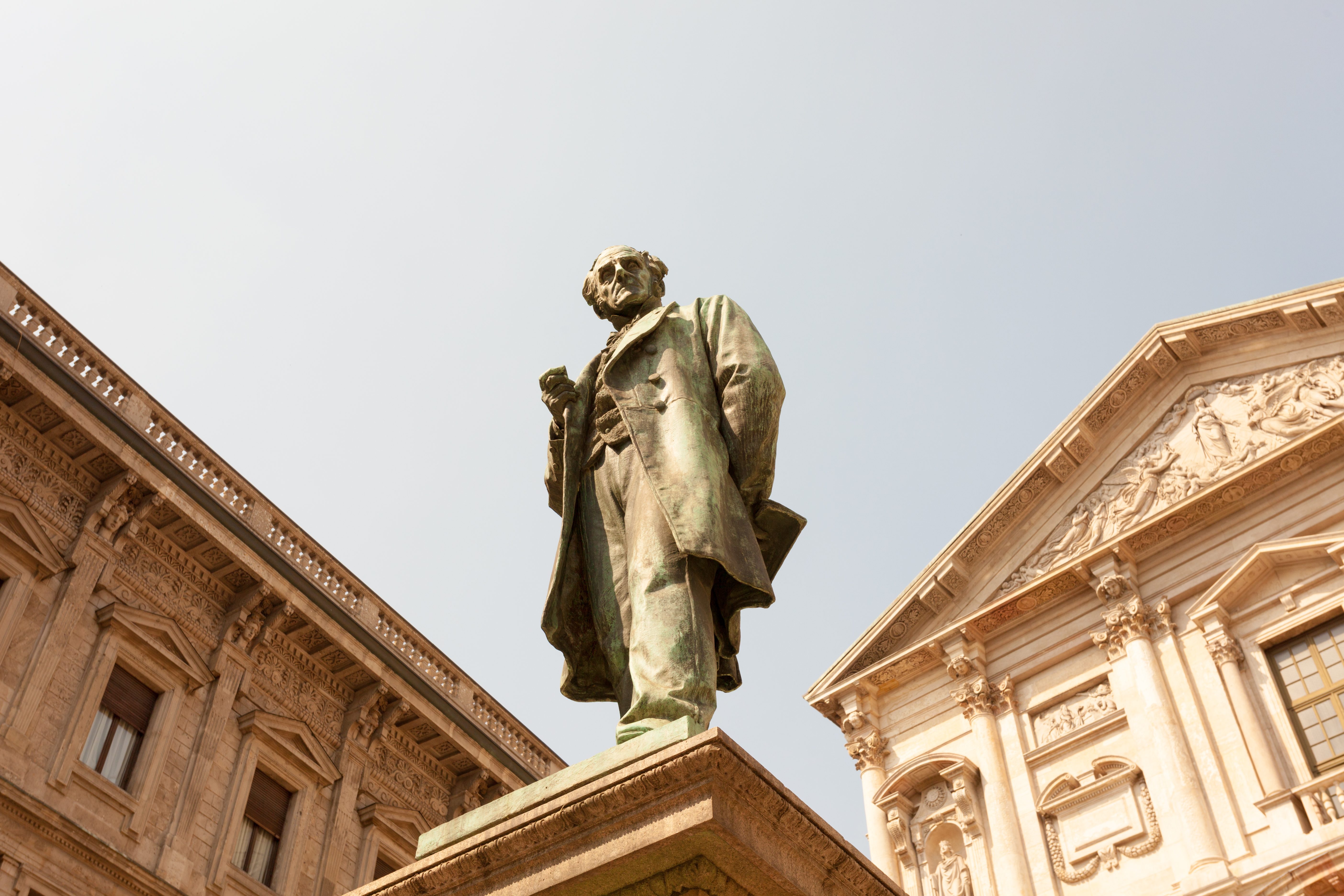 monumento a Manzoni