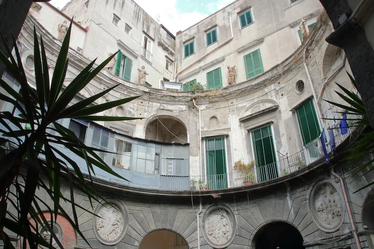 La leggenda del fantasma di Bianca a Palazzo Spinelli di Laurino di Napoli