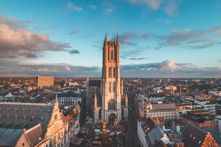 AdobeStock 711627603