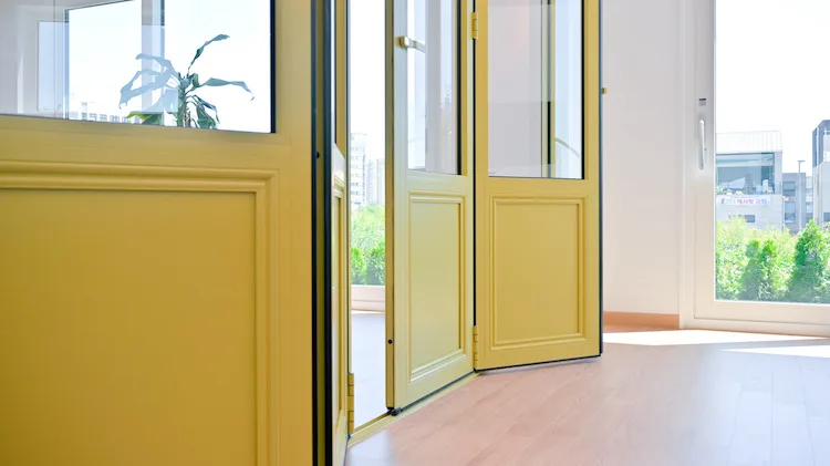Tutti i vantaggi e gli svantaggi delle porte a soffietto
