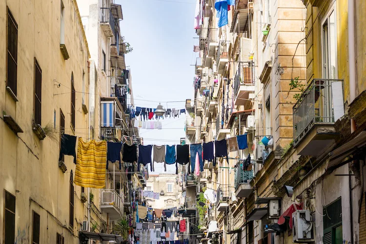 Vivere a Napoli è davvero pericoloso?