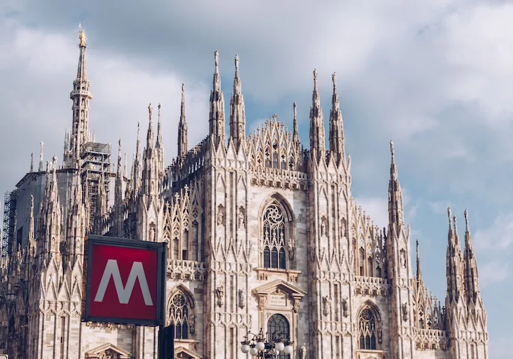 Perché alcune fermate della metro di Milano si chiamano così?