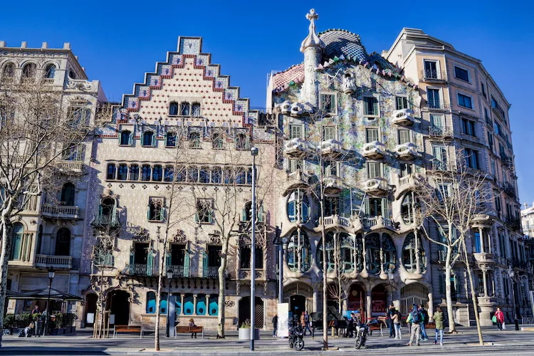 Casa Battló, storia e curiosità sulla dimora simbolo di Barcellona