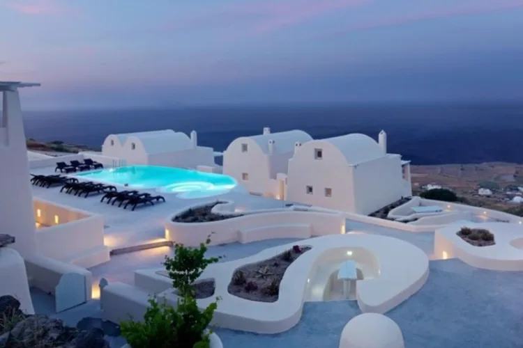 In Cina c’è una “falsa Santorini”: tutto sulla replica dell’isola greca