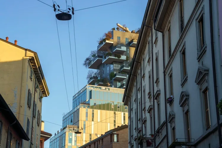 Perché il quartiere Isola di Milano si chiama così?