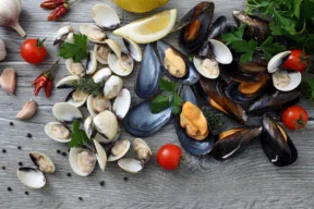 Dove buttare il guscio delle cozze e delle vongole?