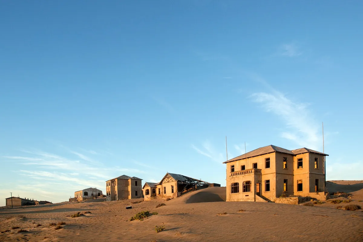 Kolmanskop, la città fantasma nel mezzo del deserto della Namibia