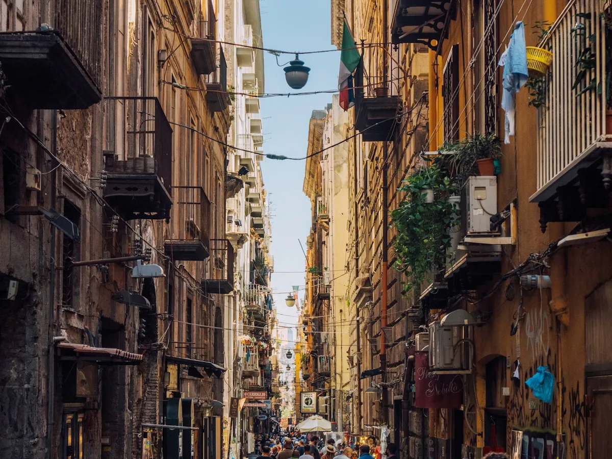 Quartieri Spagnoli di Napoli: dove si trovano, cosa vedere e quanto costa viverci