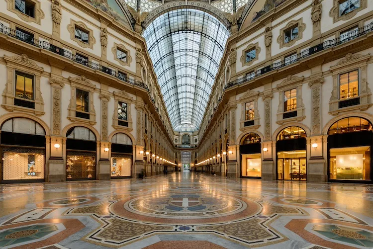 Tiffany si aggiudica lo spazio ex Swarovski in Galleria Vittorio Emanuele a Milano per 20.600 euro/mq