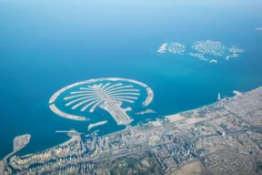 Perché un'isola artificiale di Dubai è stata sequestrata dal Tribunale di Napoli?
