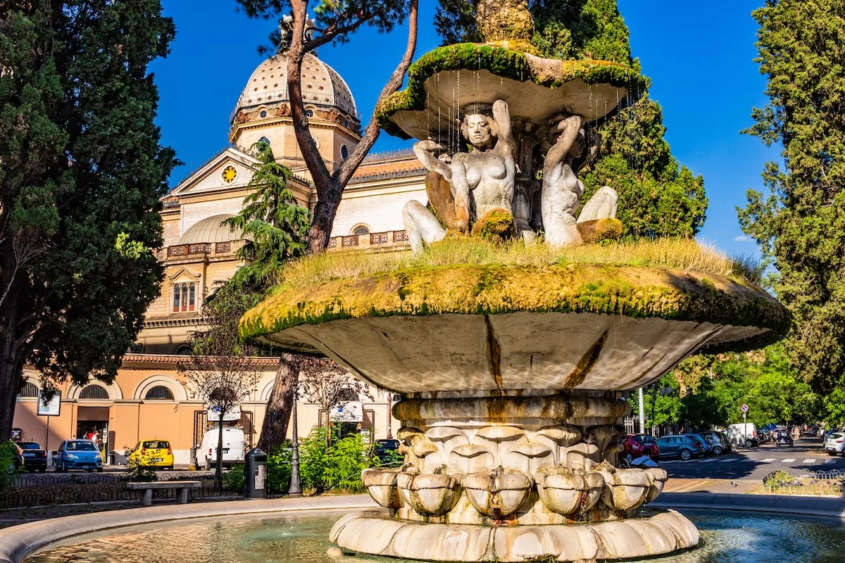 Fontana delle Cariatidi