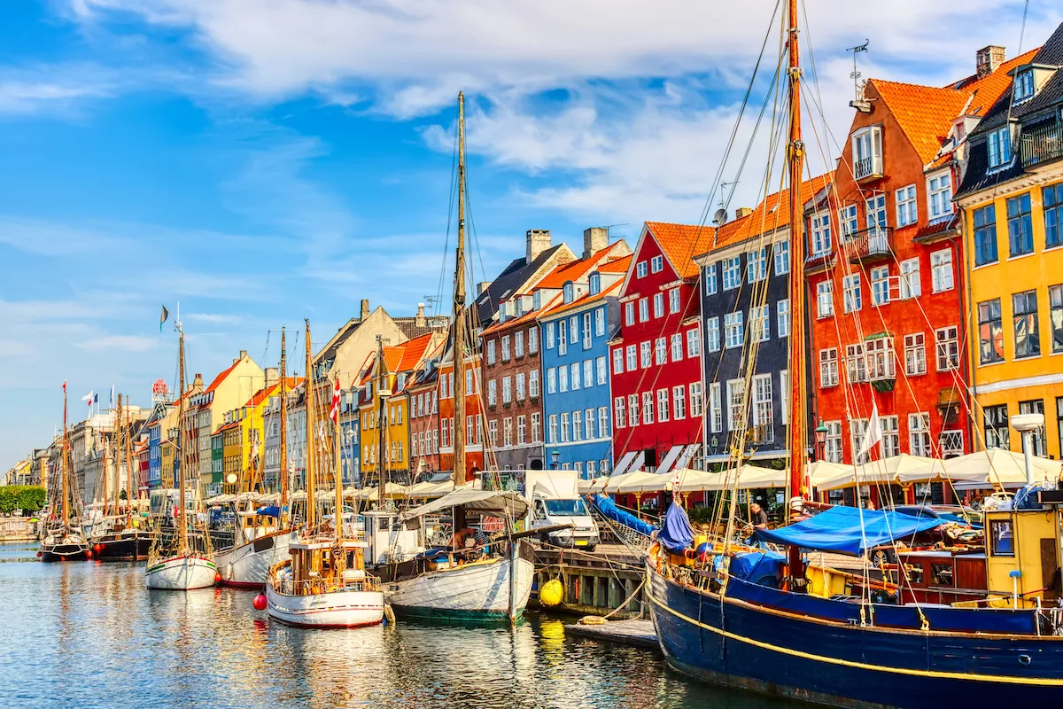 Overtourism a Copenaghen, la capitale danese premia i turisti sostenibili