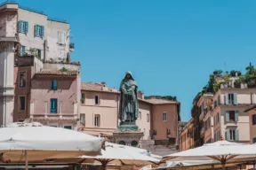 Perché si chiama Campo de' Fiori? Ecco l'origine del nome