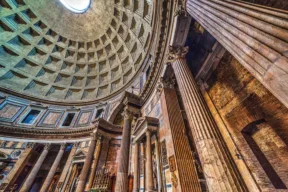 Cosa succede al Pantheon di Roma quando piove: è vero che l’acqua non entra? 