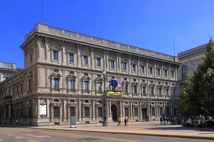 Cosa vedere a Palazzo Marino a Milano? Storia, curiosità e la leggenda di Arabella
